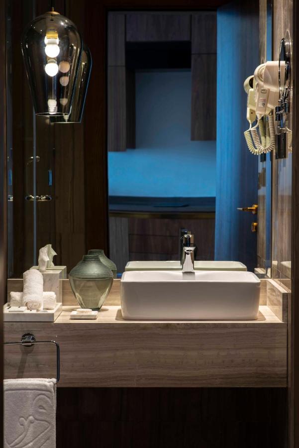 Waw Hotel Suites King Abdullah Road Riyadh Exterior photo